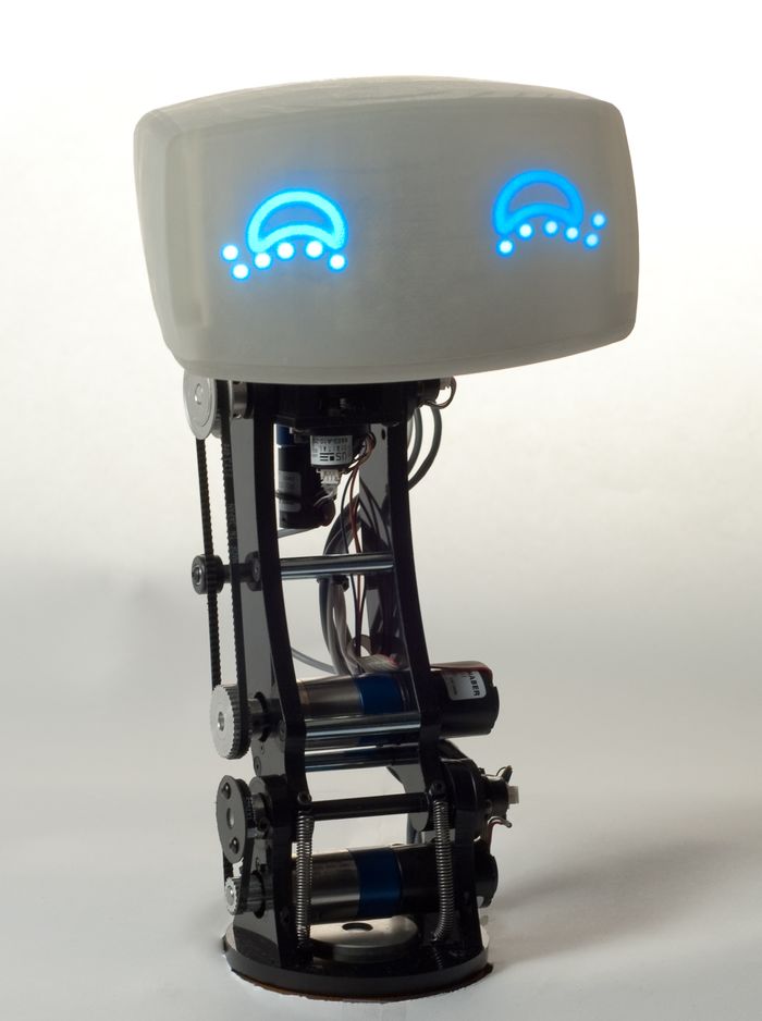 AIDA - эмоциональный интеллектуальный робот для водителей