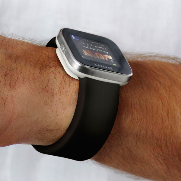 Sony Ericsson Smart Watch - наручные часы на Android