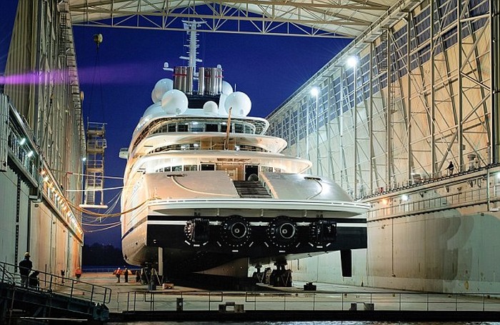 Azzam - самая большая яхта в мире