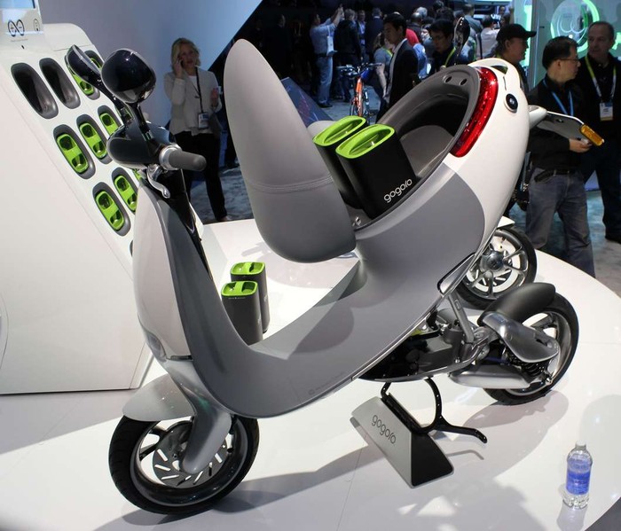 Электрические скутеры Gogoro Smartscooter на дорогах Тайваня