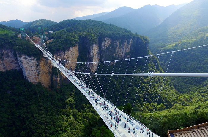 Самый длинный стеклянный мост