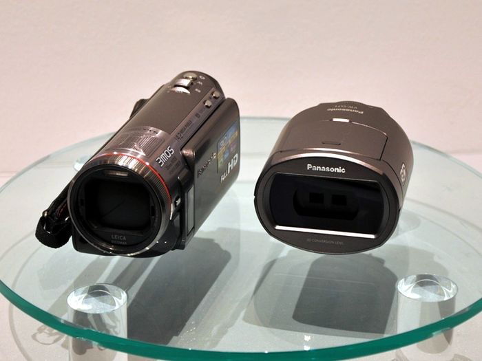 Panasonic HDC-SDT750 - доступная 3D-видеокамера