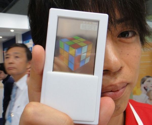 Смартфон с прозрачным двусторонним сенсорным OLED-экраном