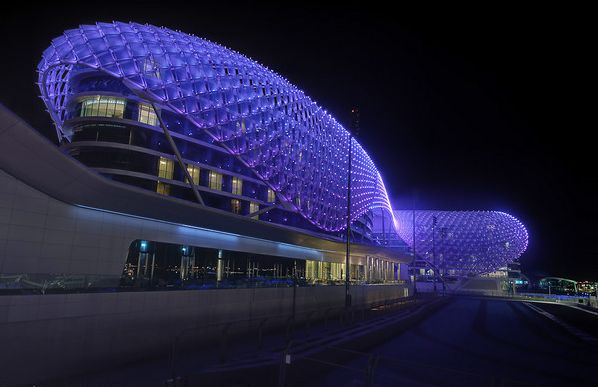 Yas Hotel - отель с самым масштабным LED-освещением в мире
