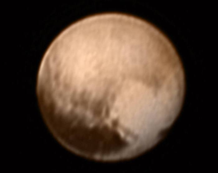 Космический аппарат «Новые горизонты» передал снимки Плутона