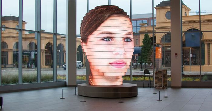 "As We Are" - скульптура Вашей головы в размере 5 метров