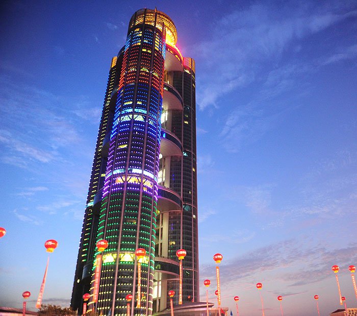 Отель высотой в 328 метра построен жителями китайской деревни 