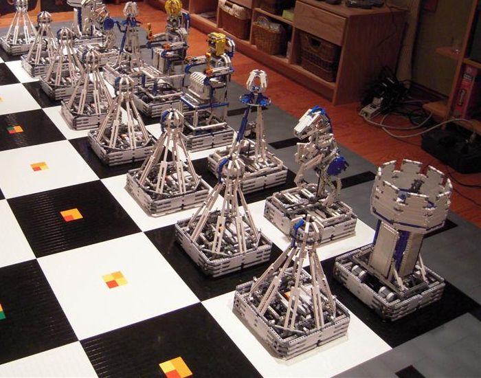 Monster Chess - роботизированные шахматы