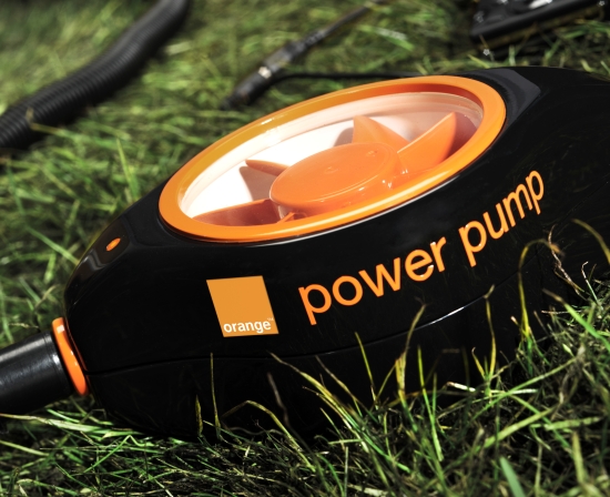 Orange Power Pump - зарядка мобильного телефона в походе