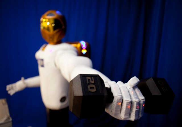 Robonaut 2 - робот-космонавт на земных работах