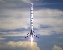 SpaceX Falcon 9 - многоразовый ракета-носитель
